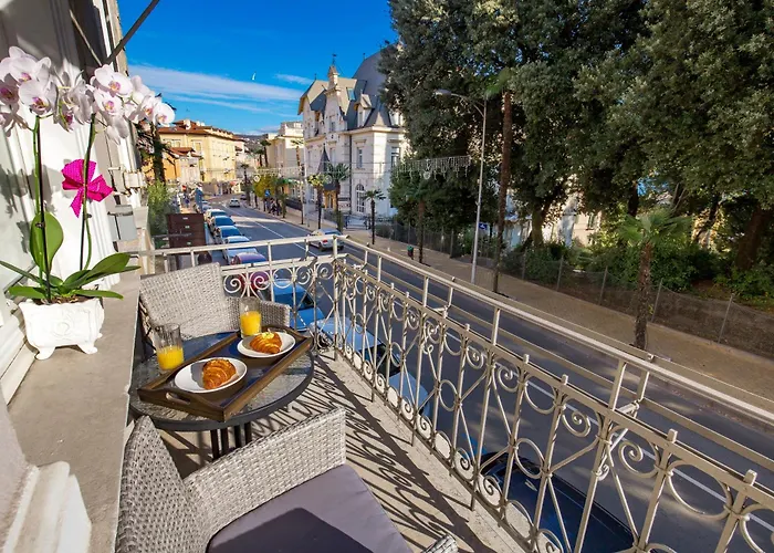 Villa Sokol Apartments Opatija Center
